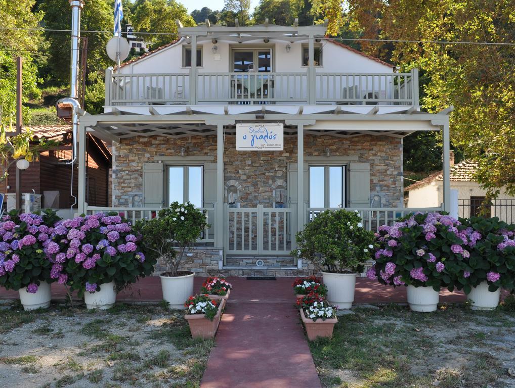 Studios Yalos Khorevtón Exterior foto